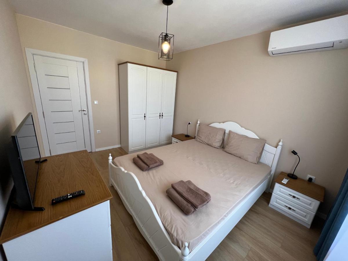 Emerald Suite With Private Parking Varna Exterior foto