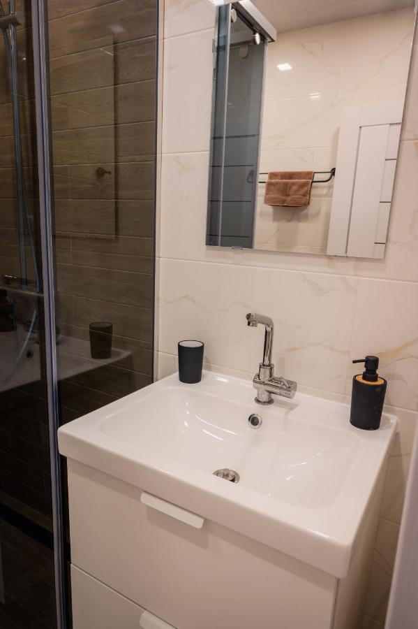 Emerald Suite With Private Parking Varna Exterior foto
